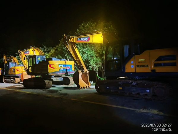 XCMG Emergency Rescue Team in Action Amid Torrential Floods